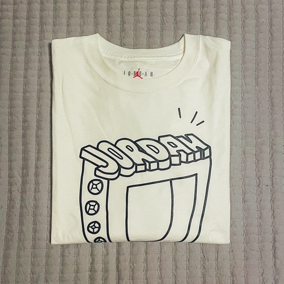 Nike Air Jordan Essential Ring Tee [LIKE NEW] - Picture 2 of 3